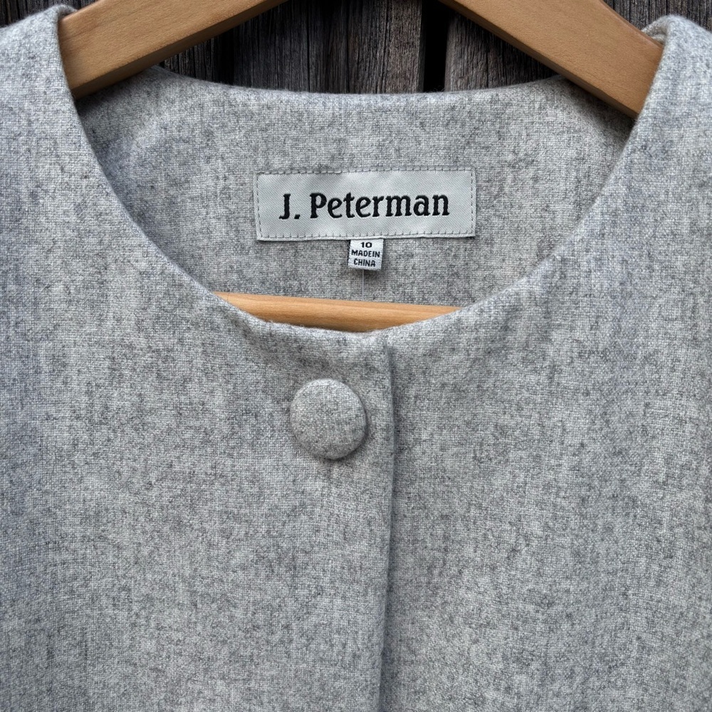 J. Peterman Light Gray Woman’s Vintage Wool Coat Excellent condition Size M - Picture 3 of 12
